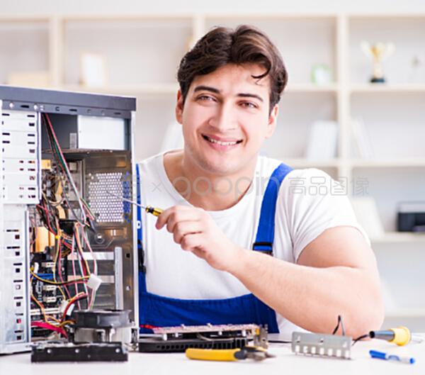 計算機(jī)修理工的職責(zé)與技能——專注于臺式電腦與輔助設(shè)備維修